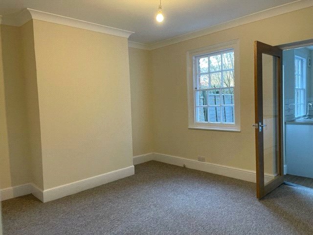 2 bedroom House, Link Road, Newbury, RG14 - , Image 3