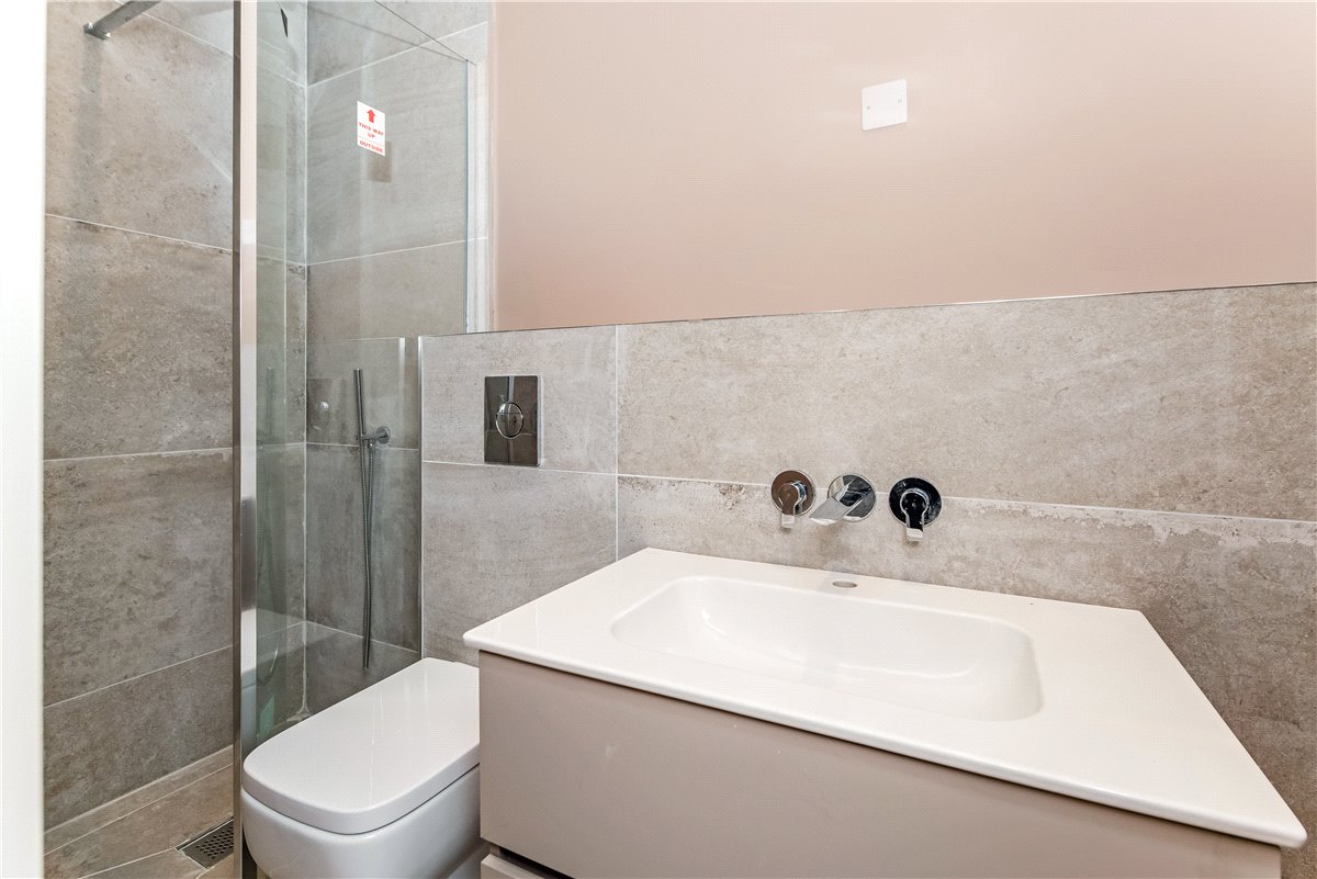 3 bedroom Flat, Farne House, 12 Crewe Street, NE68 - Available, Image 4