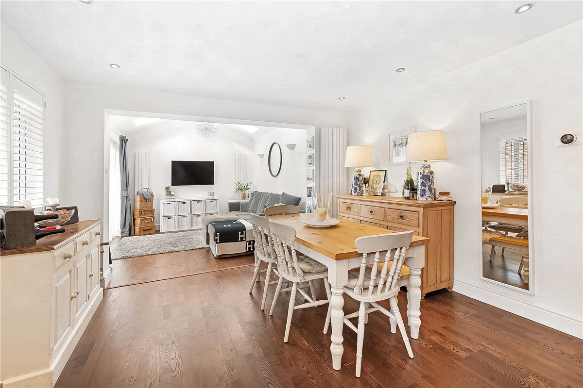 1 bedroom House, St. Benet's Close, London, SW17 - Available
