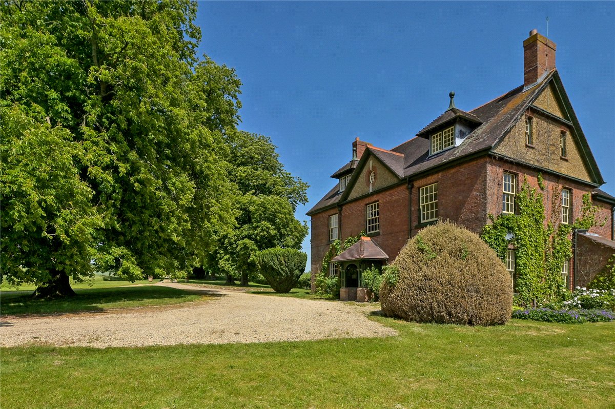 8 bedroom House, Upper Winchendon, Aylesbury, HP18 - Available