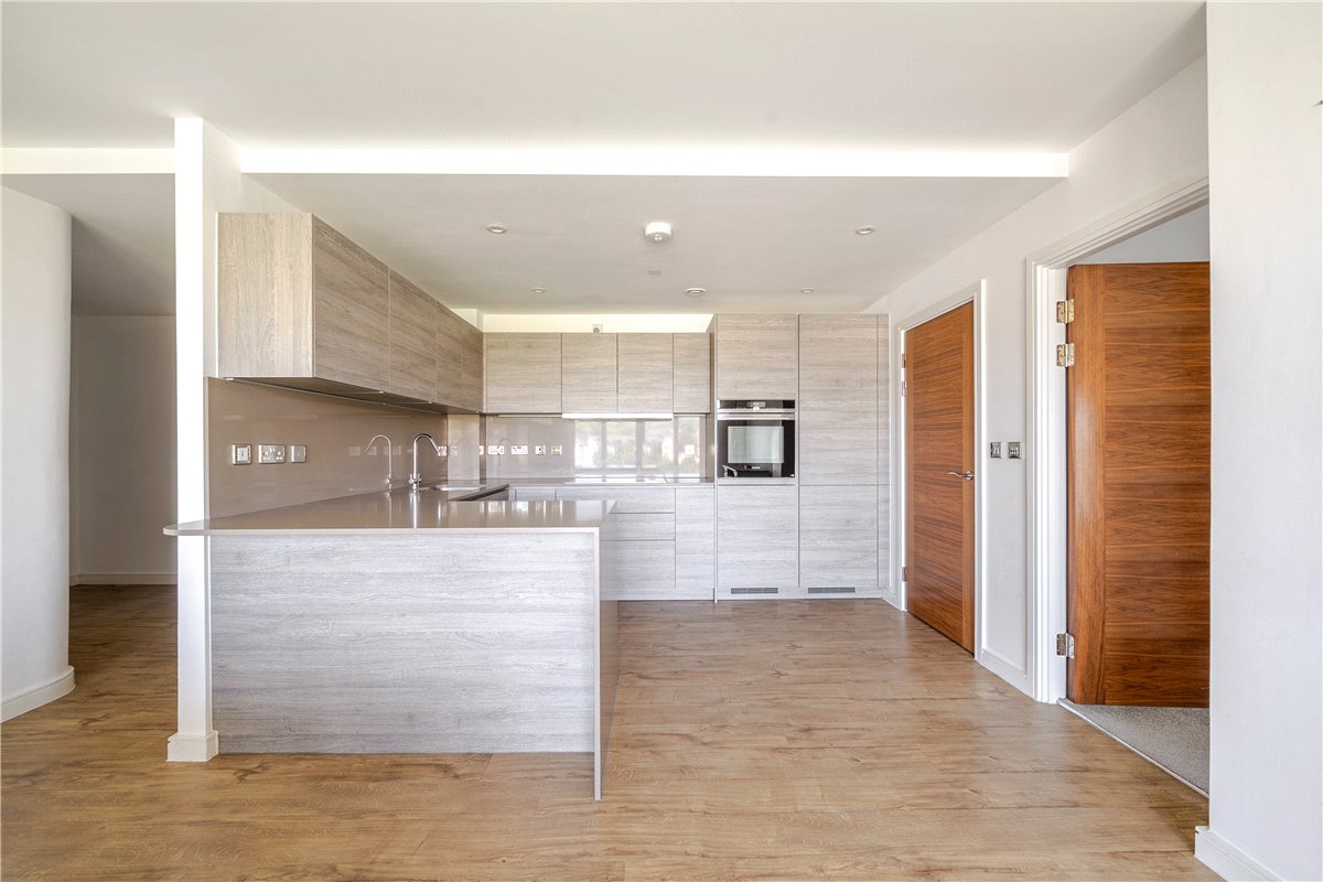 2 bedroom Flat, Victoria Bridge Road, Bath, BA2 - , Image 3