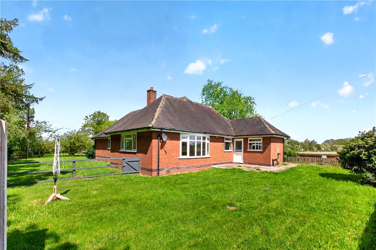 3 bedroom Bungalow, Wood End Lane, Curborough, WS13 - Available