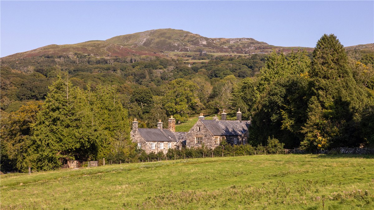 11 bedroom House, Talsarnau, Gwynedd, LL47 - Available, Image 64