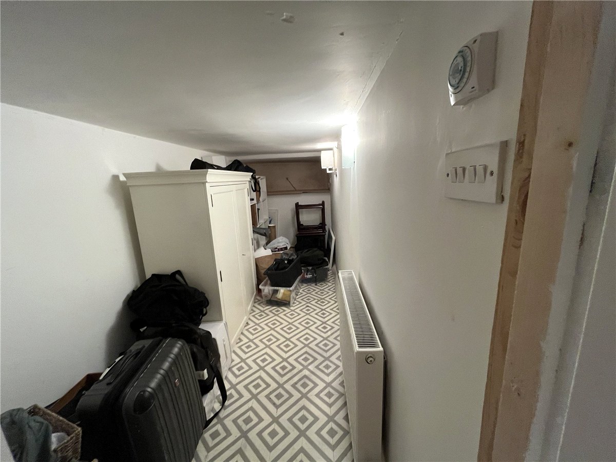 2 bedroom Flat, Nightingale Lane, London, SW12 - Available, Image 21
