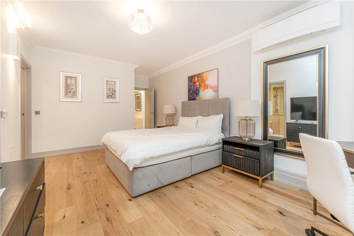2 bedroom Flat, Park Street, Mayfair, W1K - Available, Image 16