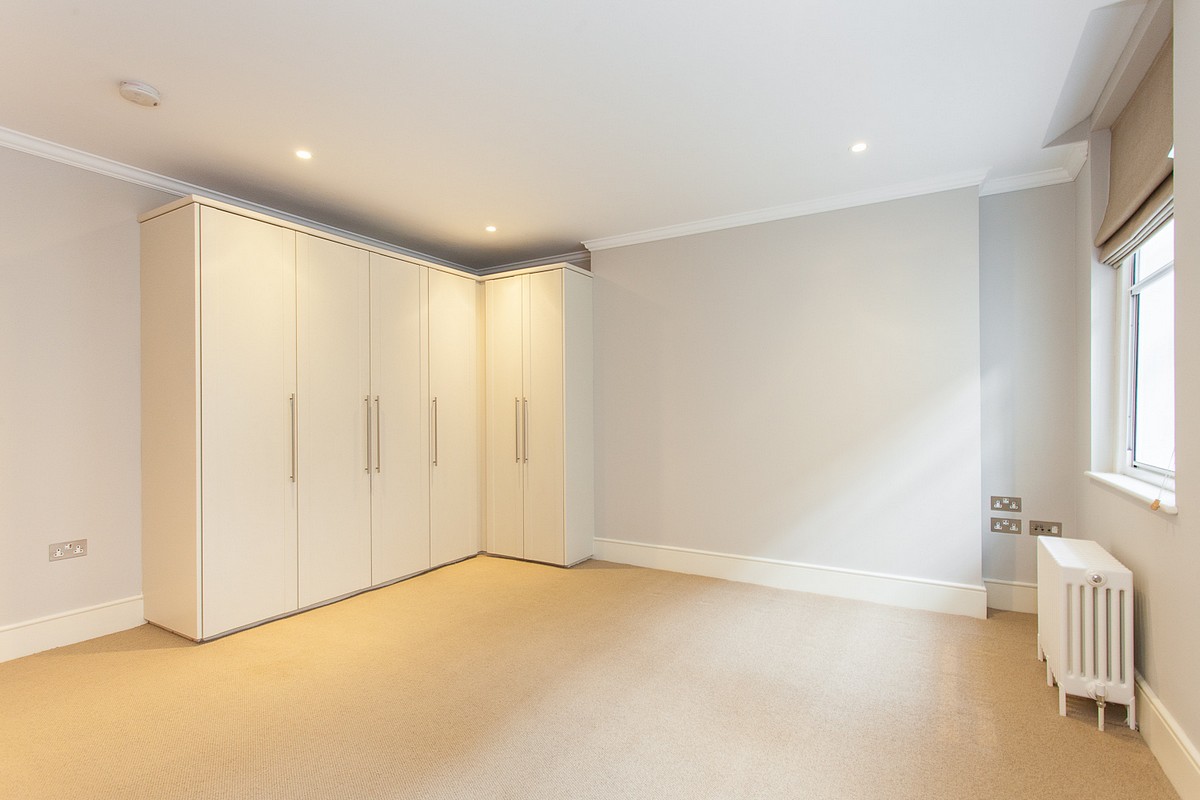 3 bedroom Flat, Gloucester Place, Marylebone, W1U - Available, Image 6