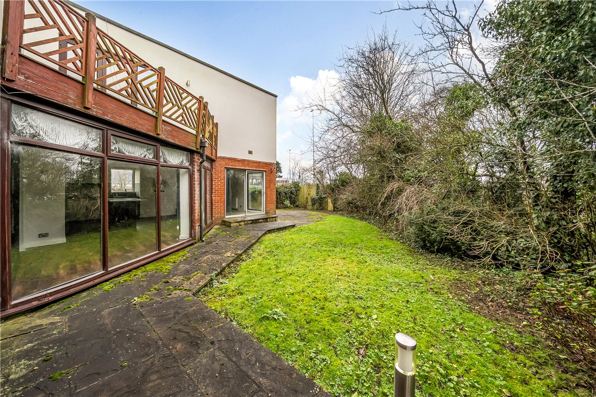 4 bedroom House, Old Mains Lane, Poulton-le-Fylde, FY6 - Available, Image 2