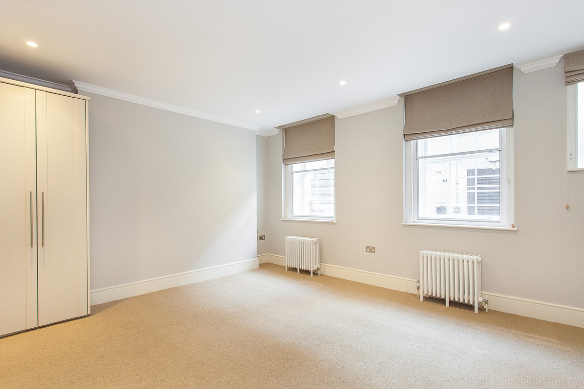 3 bedroom Flat, Gloucester Place, Marylebone, W1U - Available, Image 2