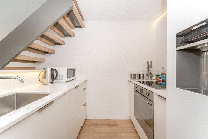 1 bedroom Flat, Airlie Gardens, Kensington, W8 - Available, Image 5