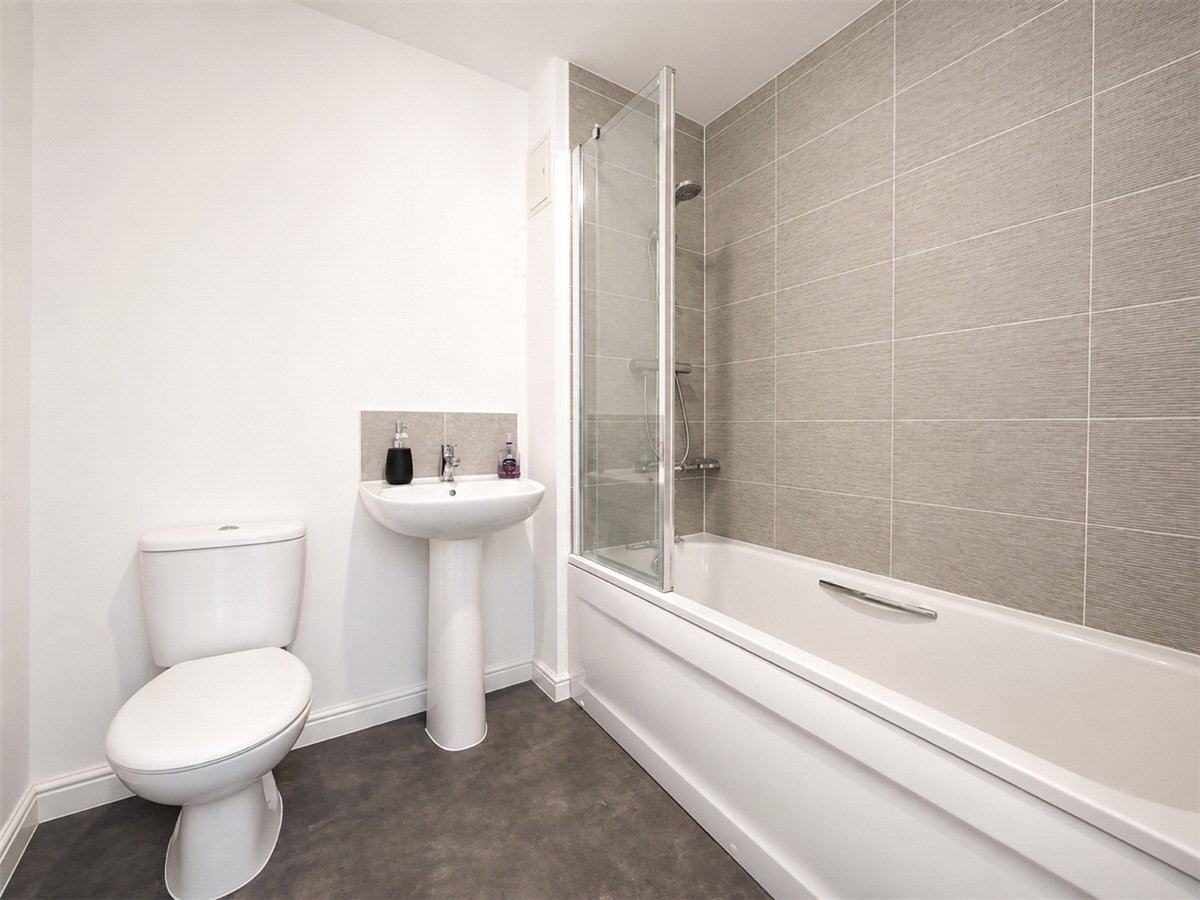3 bedroom House, Stonyfield Road, Whiteley, PO15 - , Image 8