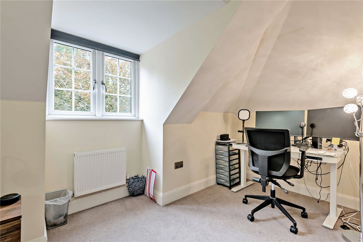 2 bedroom Flat, The Dolmans, Shaw, RG14 - Sold STC, Image 3