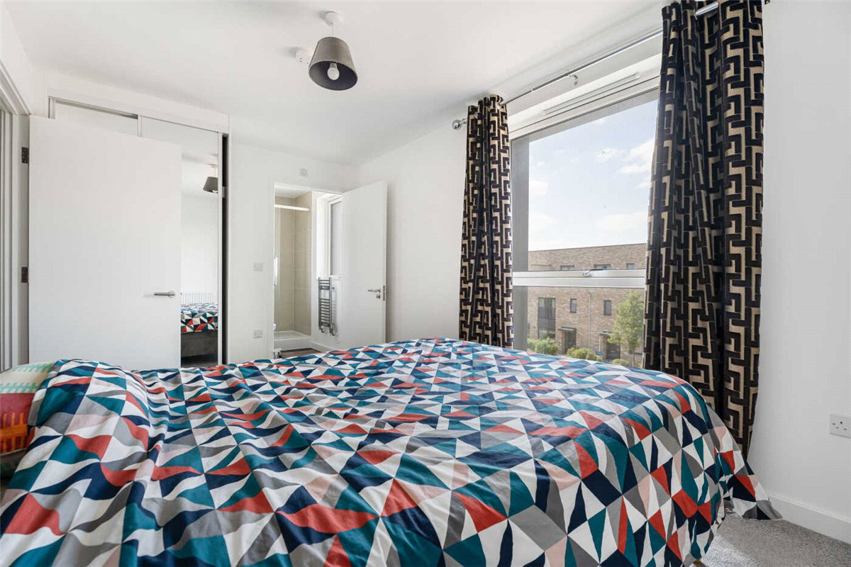 3 bedroom Flat, Henty Close, Trumpington, CB2 - Sold STC, Image 5