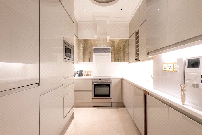 1 bedroom Flat, Upper Brook Street, Mayfair, W1K - Available, Image 3