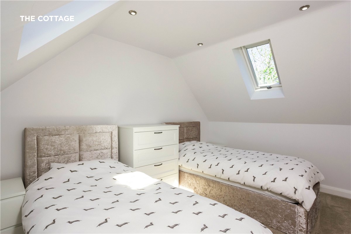 7 bedroom House, Layton Lane, Rawdon, LS19 - Available, Image 14