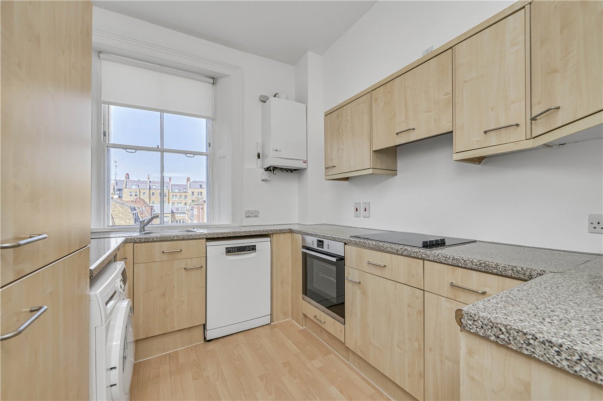 2 bedroom Flat, Queen Anne Street, Marylebone, W1G - Available, Image 2
