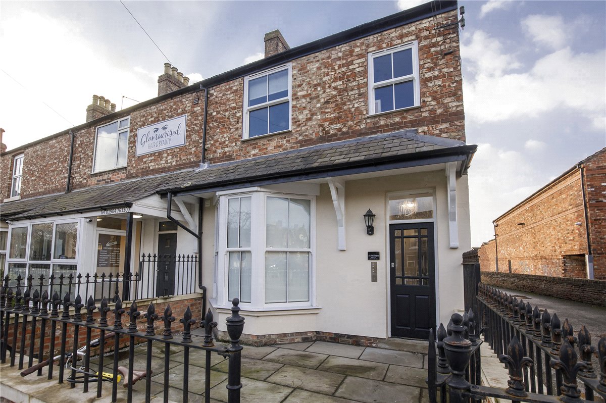 2 bedroom Flat, The Village, Haxby, YO32 - 