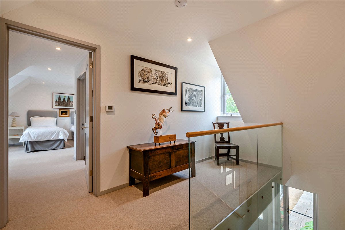 3 bedroom House, Fox's Lane, Kingsclere, RG20 - Available, Image 15
