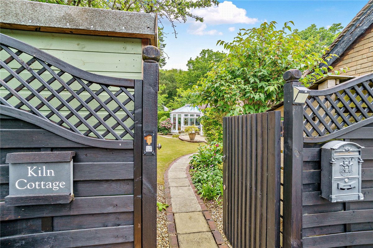 2 bedroom Bungalow, Ridgeway Close, Hermitage, RG18 - Sold, Image 21