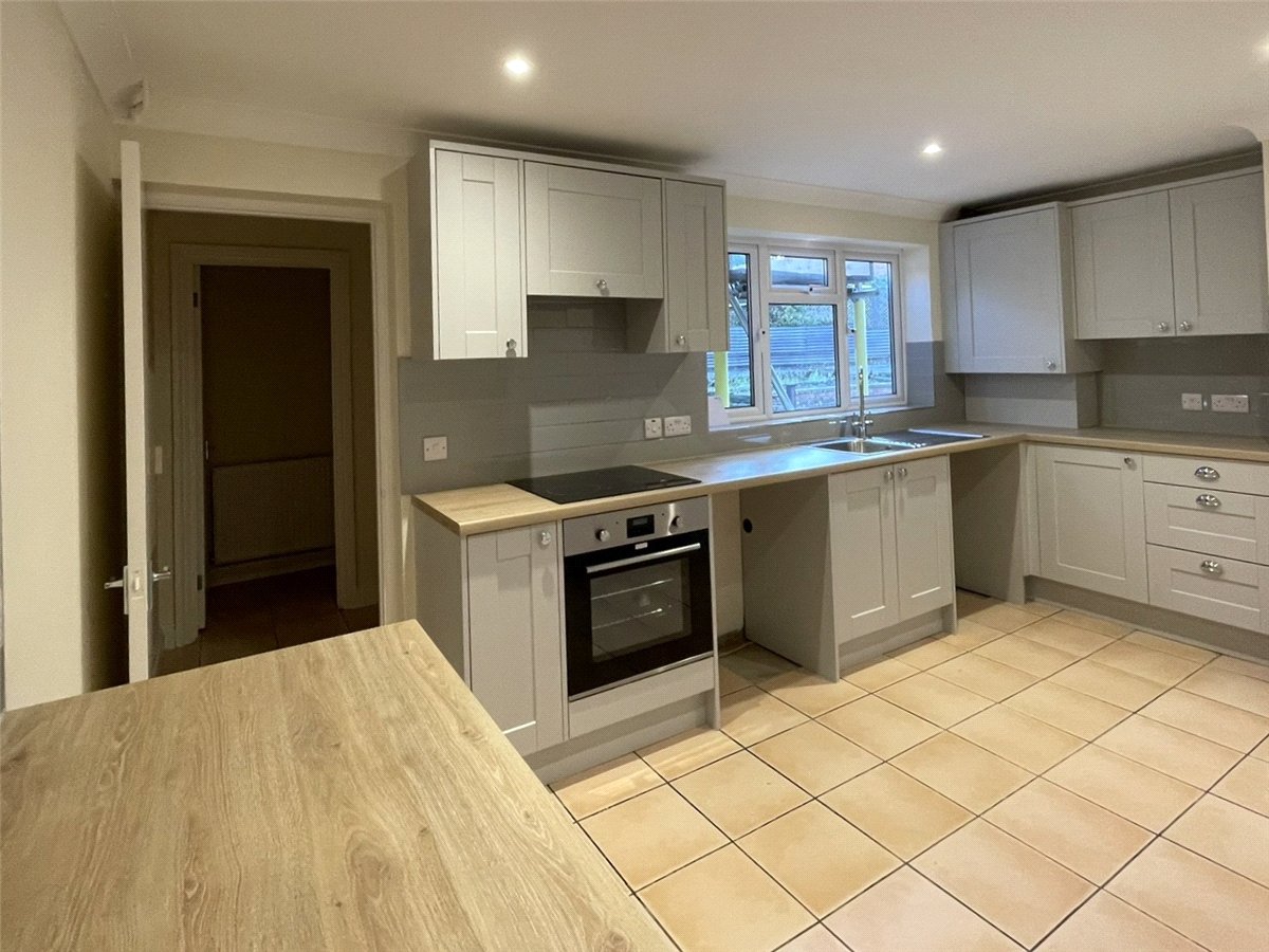 2 bedroom House, Castle Lane, Donnington, RG14 - Let Agreed, Image 7