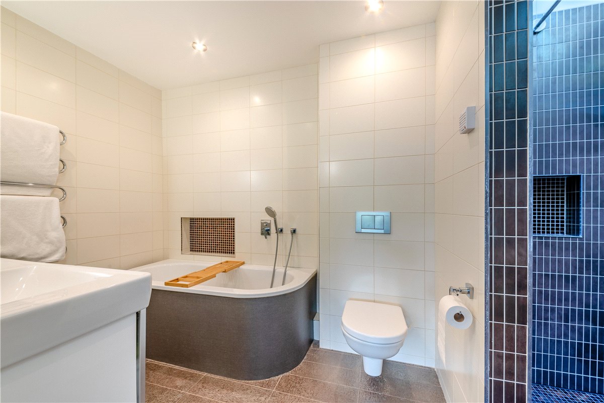 3 bedroom House, Grange Close, Winchester, SO23 - Available, Image 13