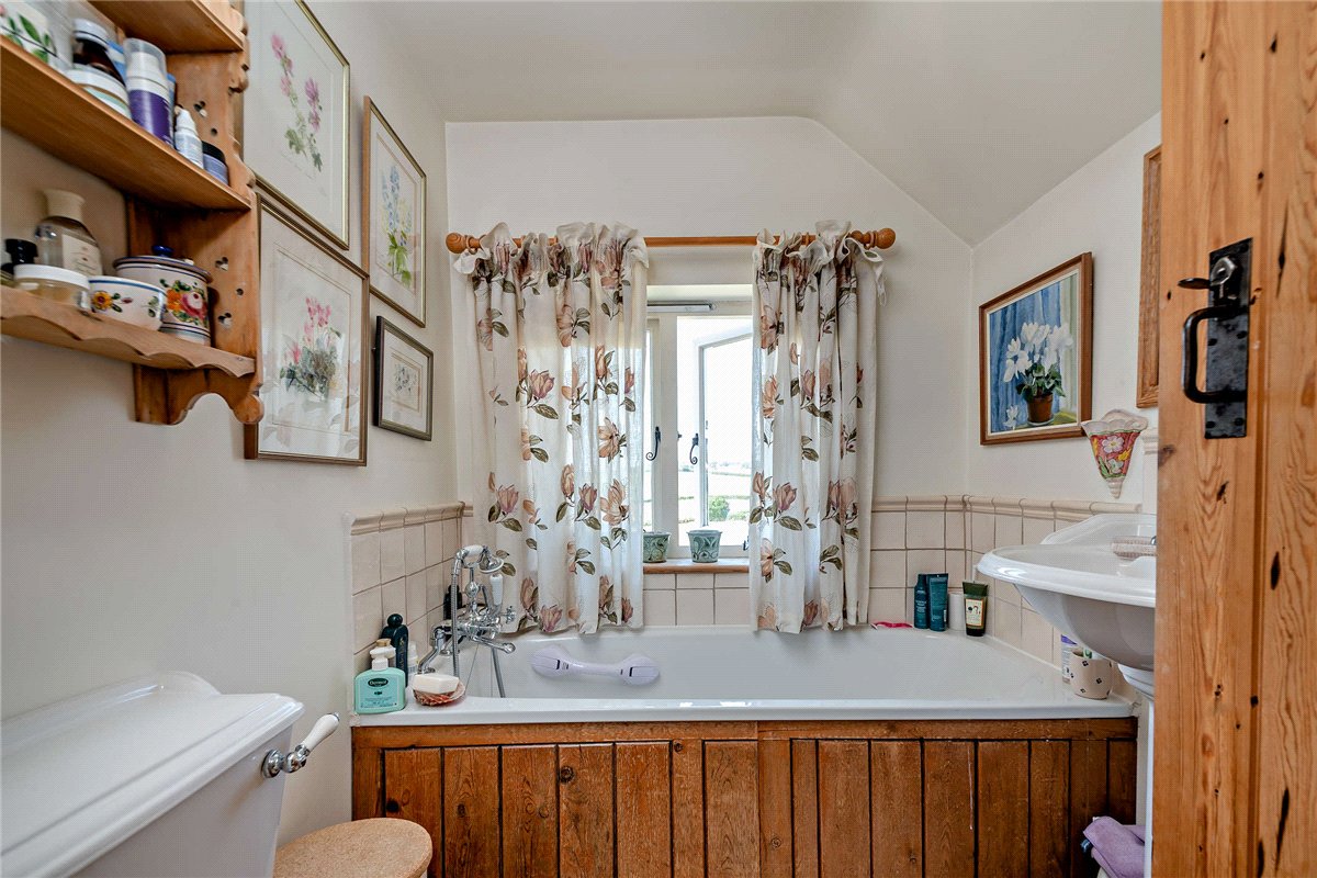 3 bedroom House, Harts Hill Road, Thatcham, RG18 - Available, Image 19