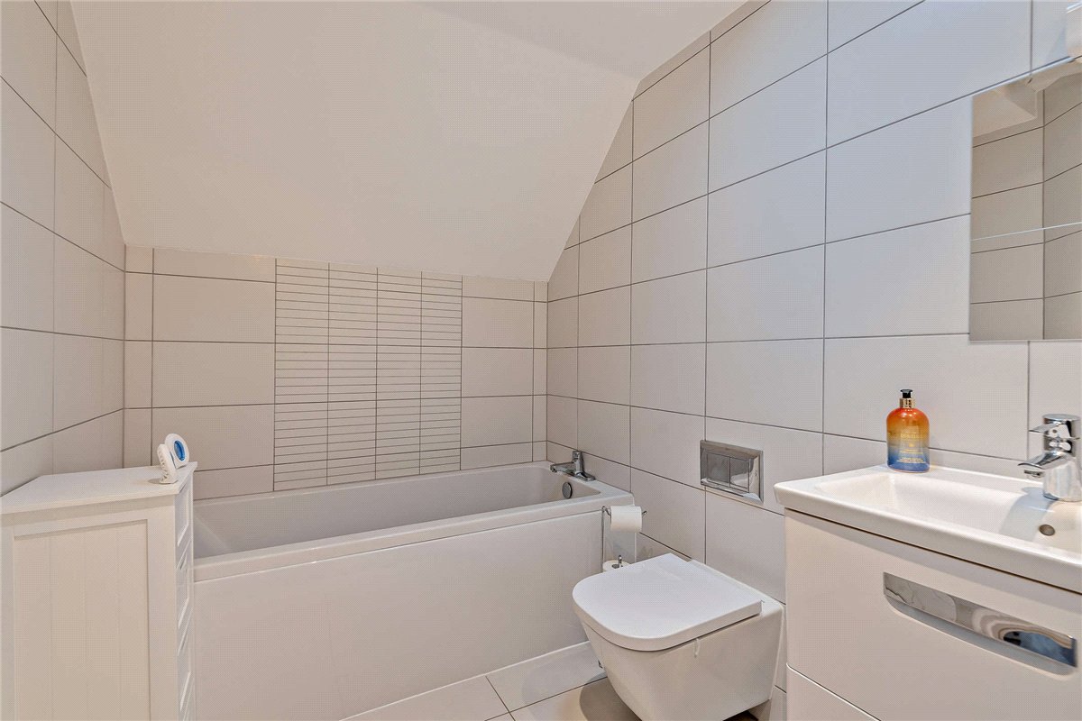 2 bedroom Flat, The Dolmans, Shaw, RG14 - Sold, Image 7