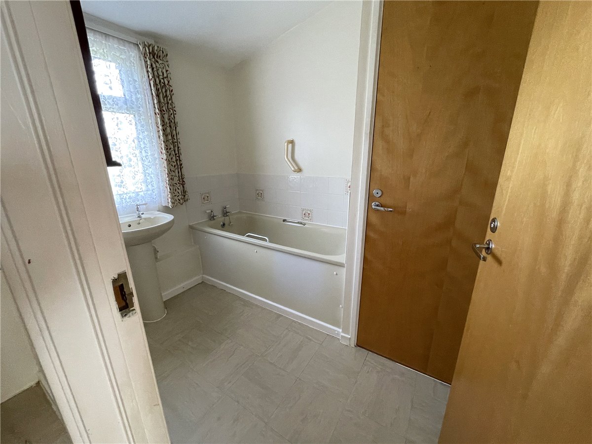2 bedroom Bungalow, Manton Close, Manton, SN8 - Sold, Image 15