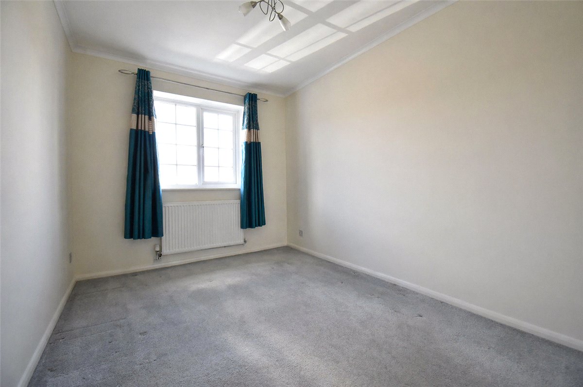3 bedroom House, Tamarin Gardens, Cherry Hinton, CB1 - Available, Image 3