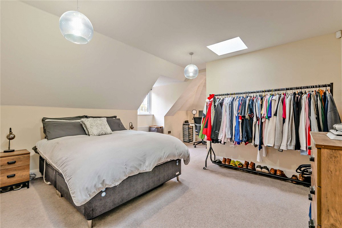 2 bedroom Flat, The Dolmans, Shaw, RG14 - Sold, Image 5