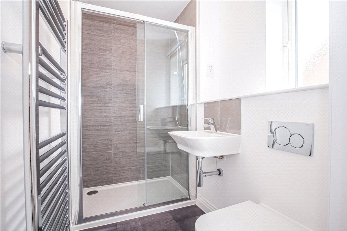 3 bedroom House, Rye Crescent, Curbridge, OX29 - , Image 2