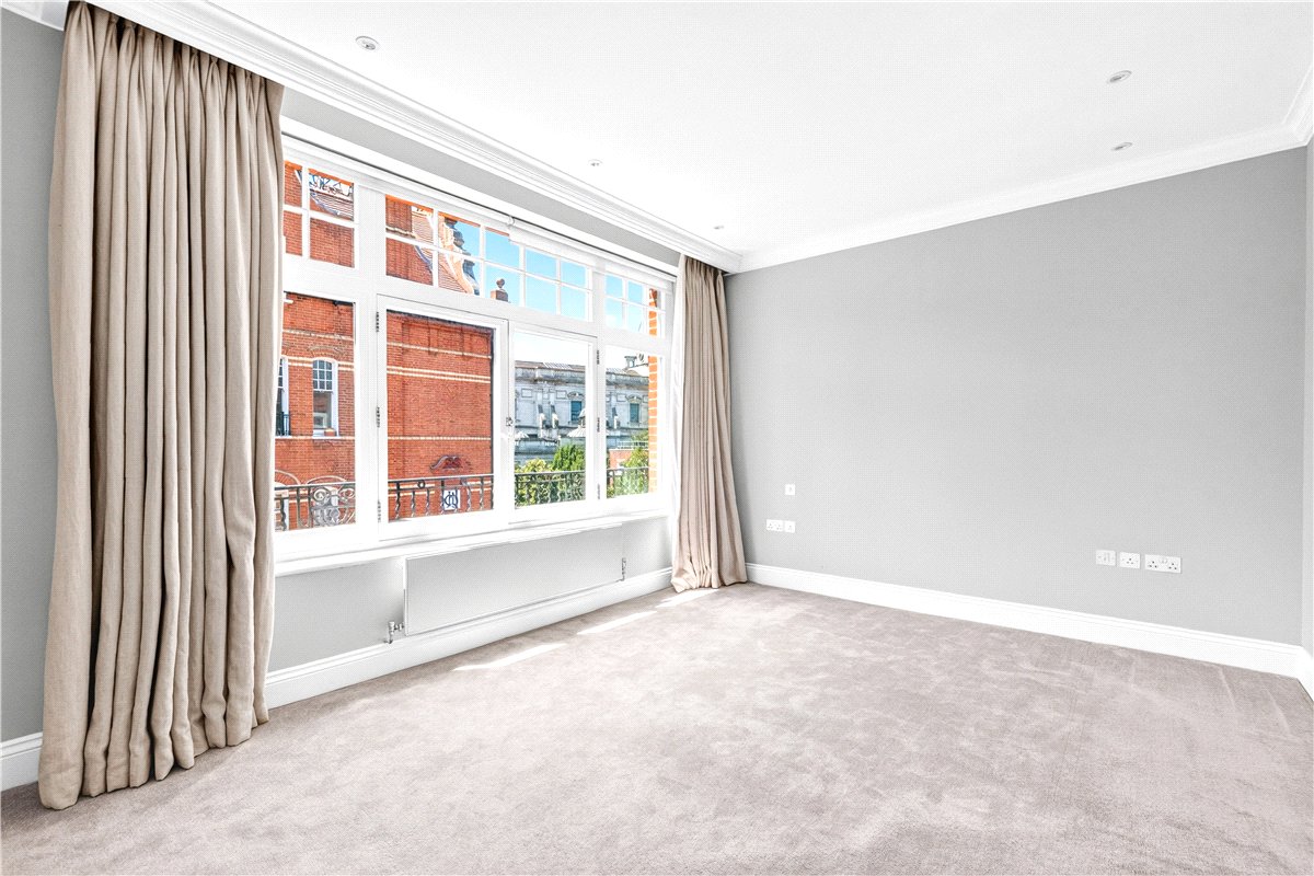 2 bedroom Flat, Egerton Terrace, South Kensington, SW3 - Available, Image 3