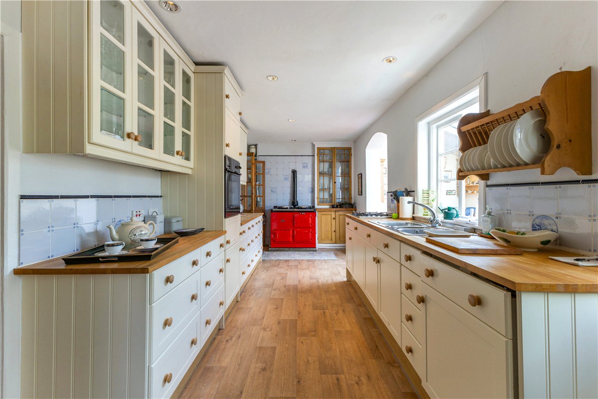 4 bedroom House, Salisbury Road, Marlborough, SN8 - Available, Image 19