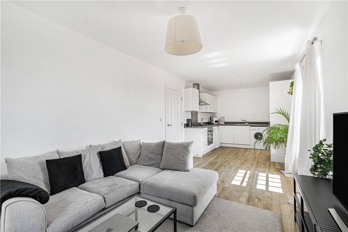 2 bedroom Flat, Thenford Way, Banbury, OX16 - Let Agreed, Image 4