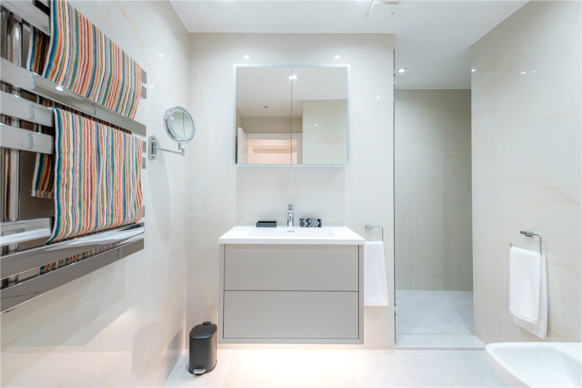 2 bedroom Flat, Park Street, Mayfair, W1K - Available, Image 18