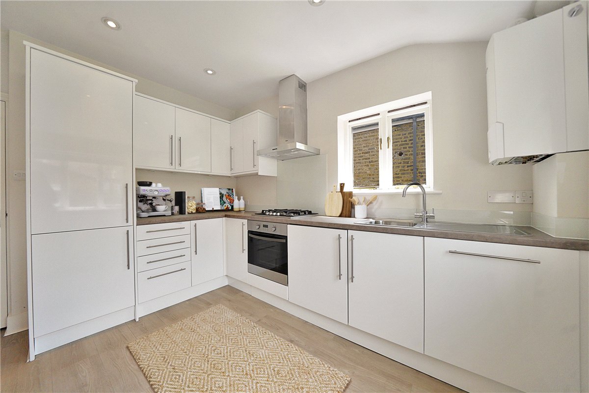 2 bedroom Flat, Edenvale Street, London, SW6 - Available, Image 4