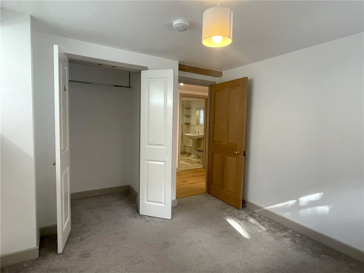 3 bedroom Flat, St. Gluvias, Penryn, TR10 - Available, Image 11