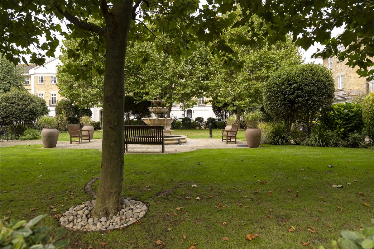 3 bedroom House, Bevin Square, London, SW17 - Sold, Image 2