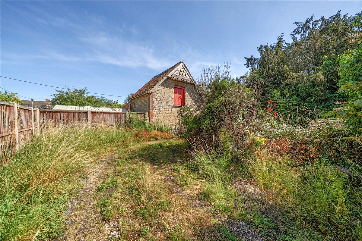 4 bedroom House, Oxford Road, Calne, SN11 - Available, Image 17