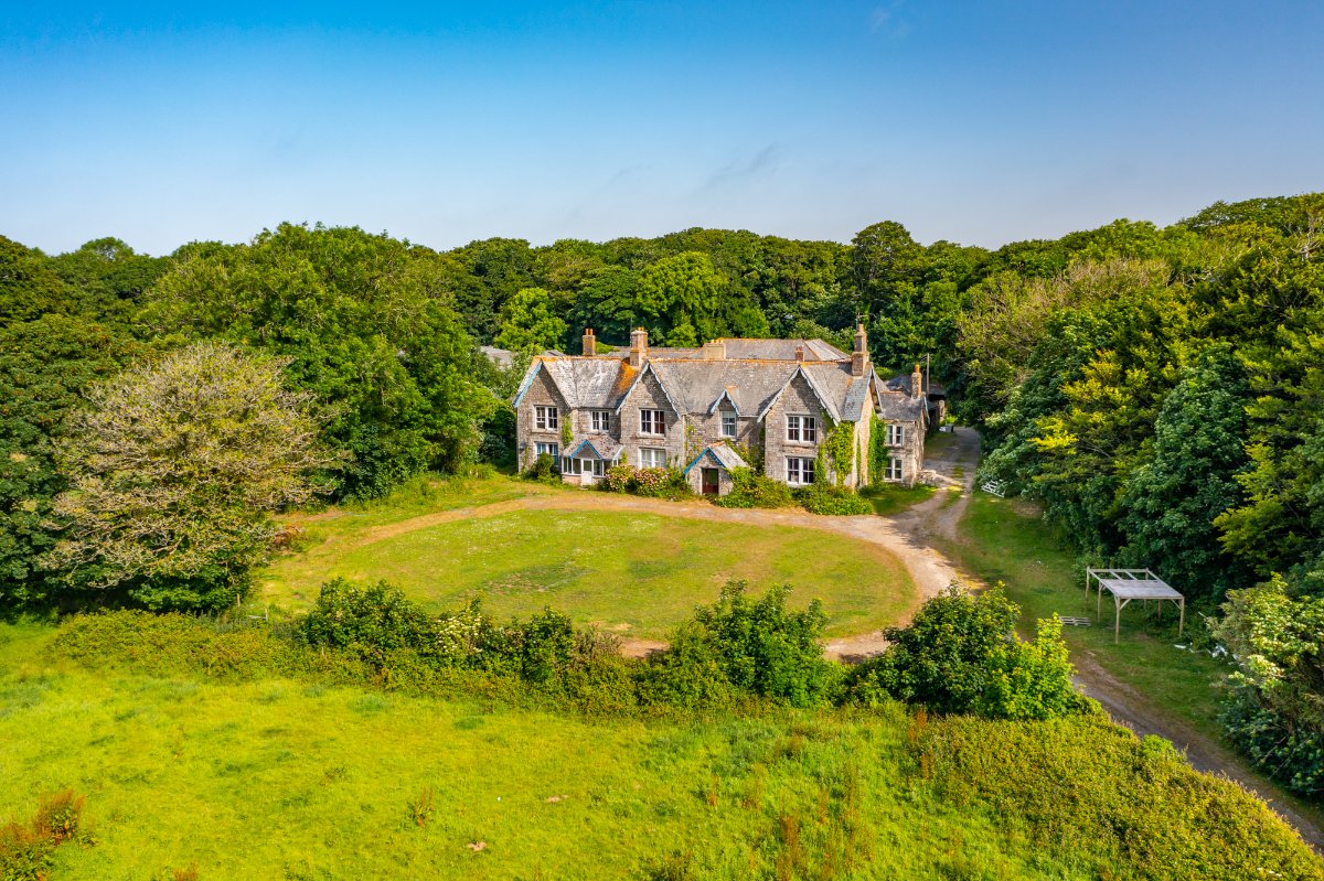 42.17  House, Praze, Camborne, TR14 - Sold