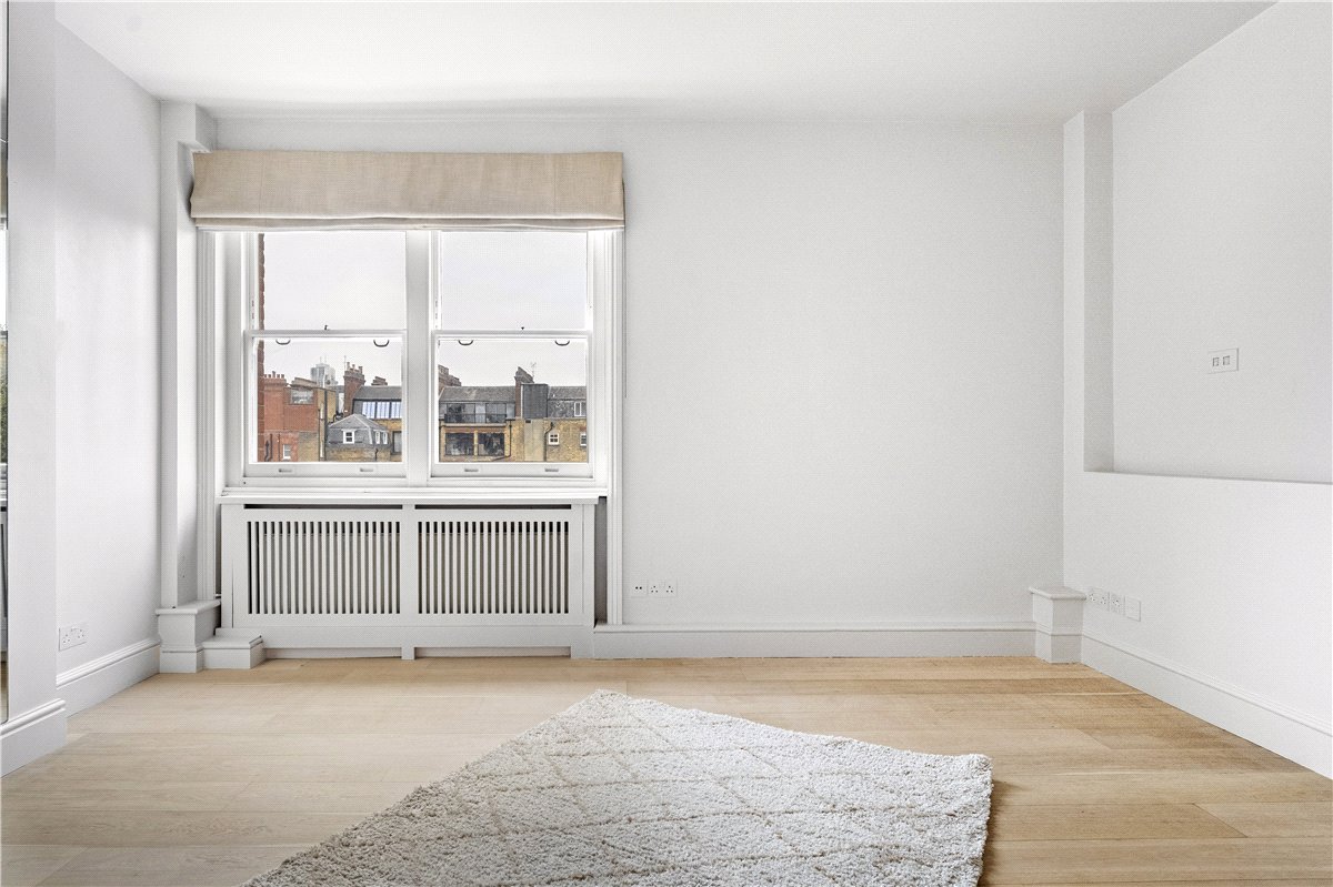 3 bedroom Flat, Cadogan Square, Knightsbridge, SW1X - Available, Image 8