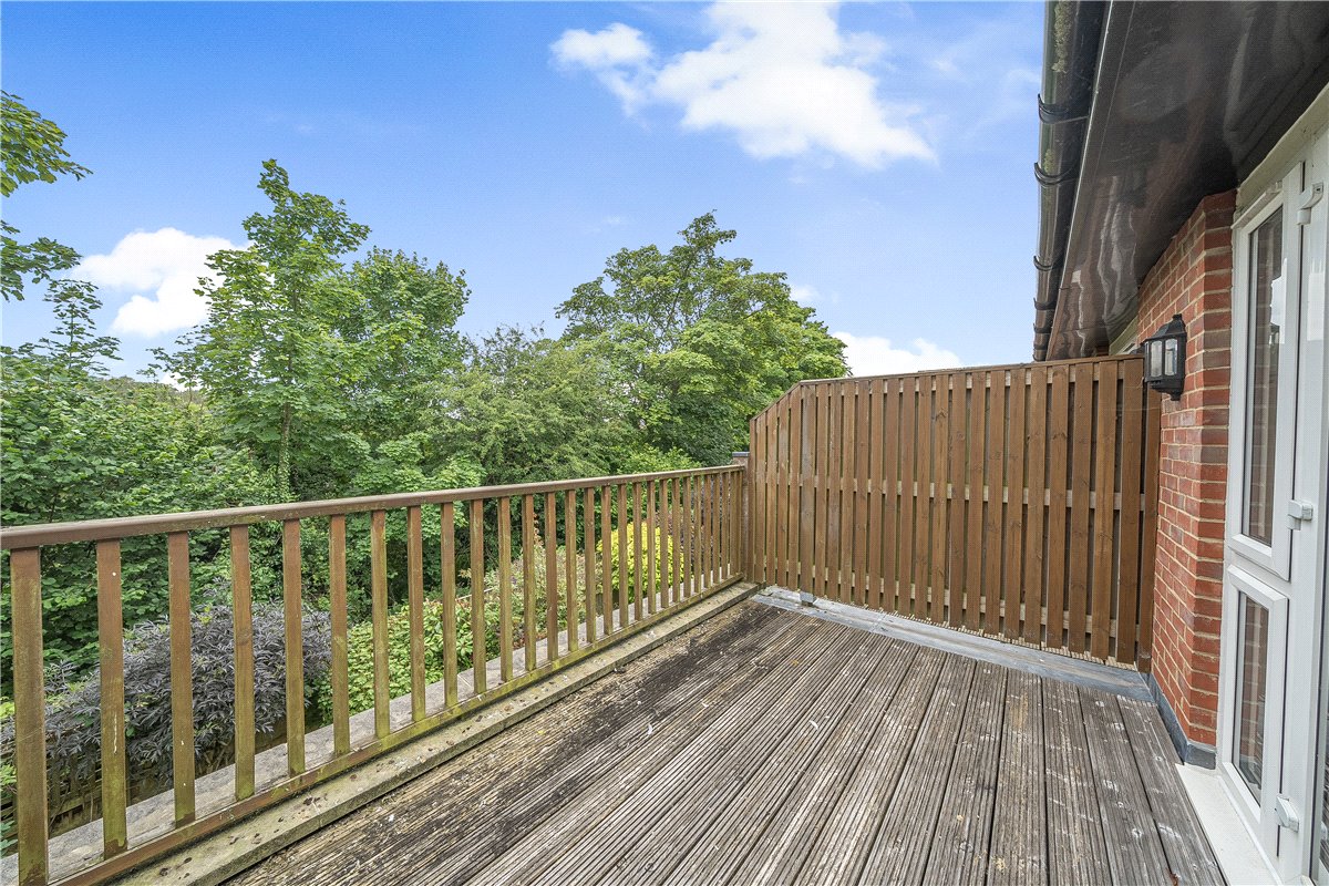 3 bedroom House, Priory Court, Marlborough, SN8 - Available, Image 1