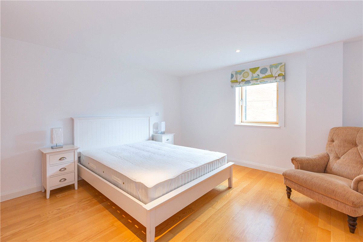 2 bedroom Flat, St. Thomas Street, Oxford, OX1 - Sold, Image 1