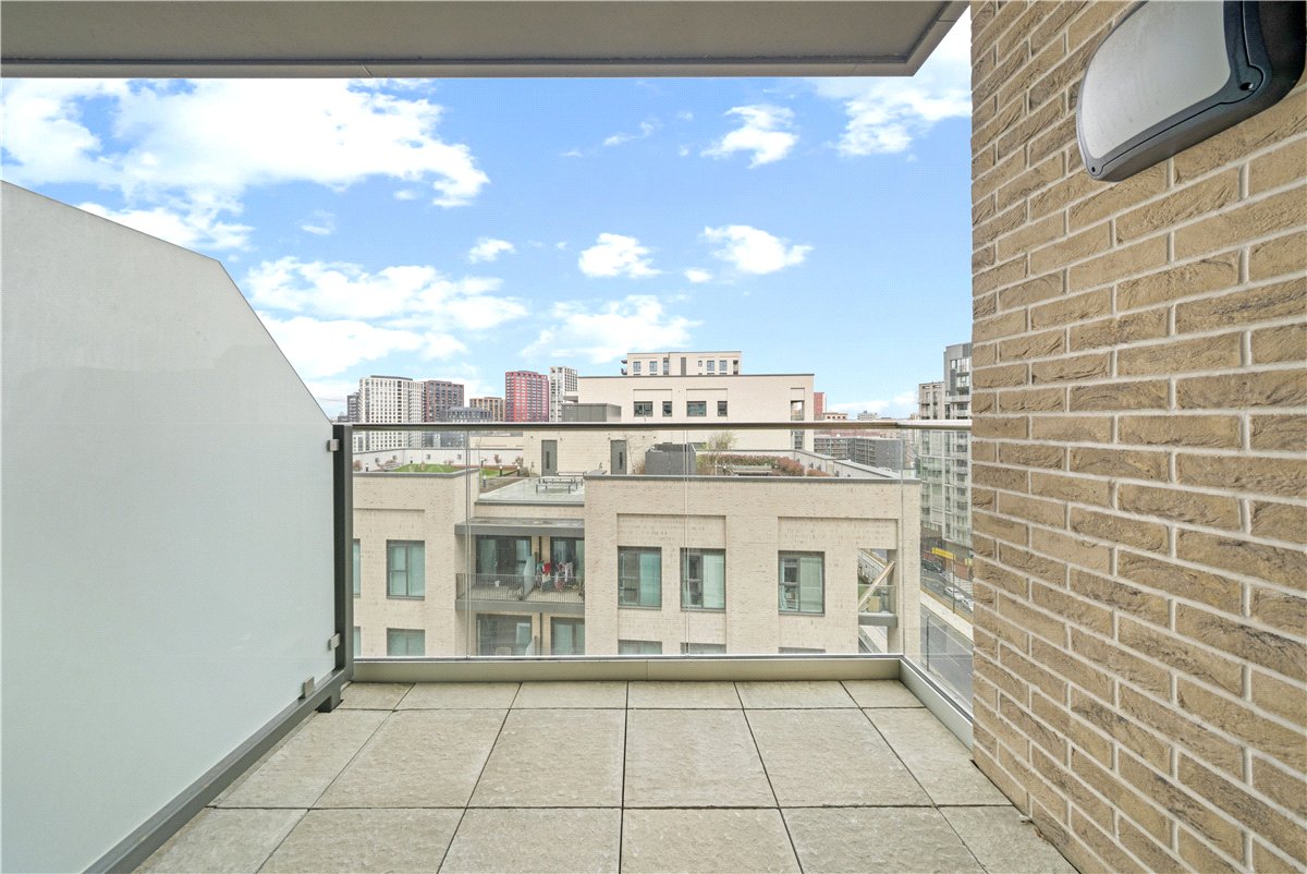 3 bedroom Flat, Heartwell Avenue, London, E16 - , Image 8