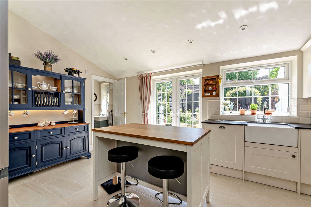 3 bedroom House, Shaw Road, Newbury, RG14 - Available, Image 10