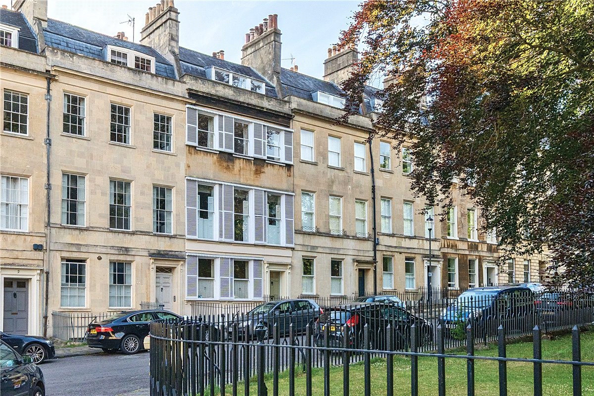 2 bedroom Maisonette, St. James's Square, Bath, BA1 - Available