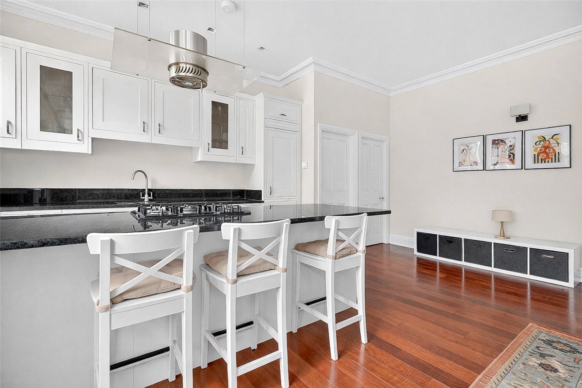 2 bedroom Flat, Harrington Gardens, London, SW7 - Available, Image 9