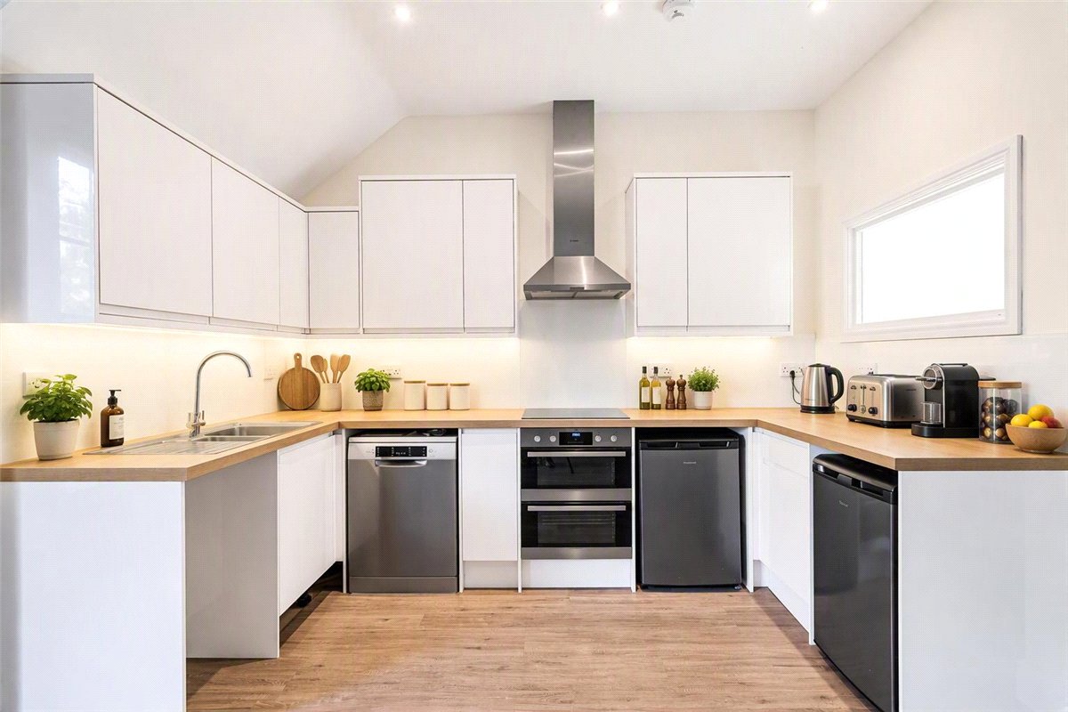 1 bedroom Flat, Walton Crescent, Oxford, OX1 - Available, Image 1