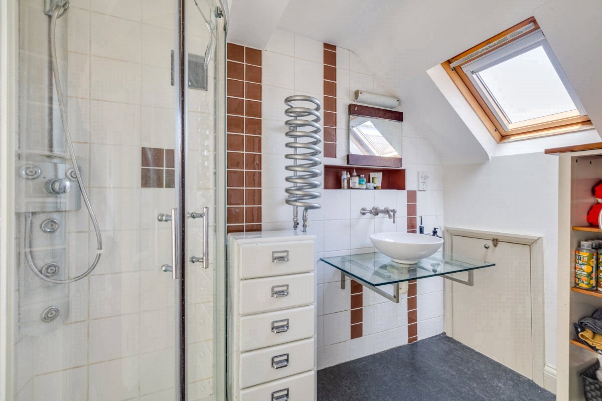 4 bedroom House, Kingsway, London, SW14 - Available, Image 16