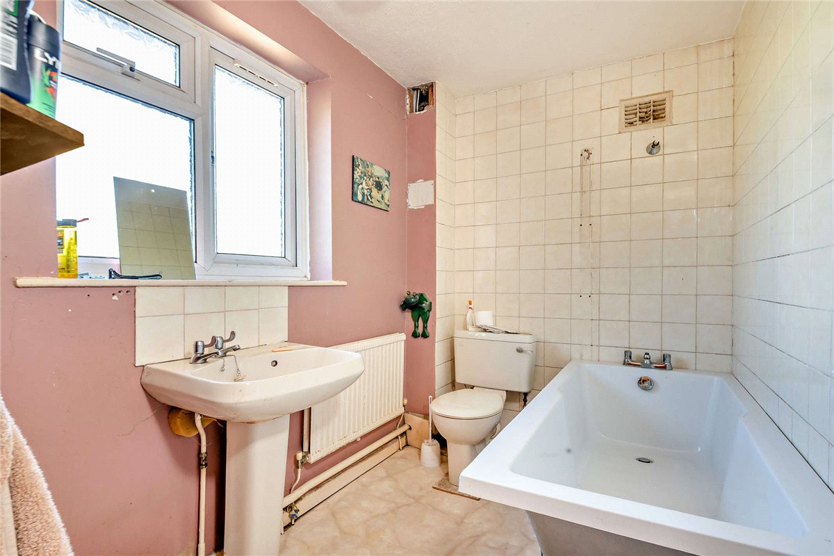 4 bedroom House, Clarendon Gardens, Newbury, RG14 - Available, Image 11