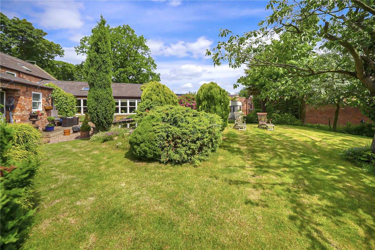 5 bedroom House, School Road, Hemingbrough, YO8 - Available, Image 9